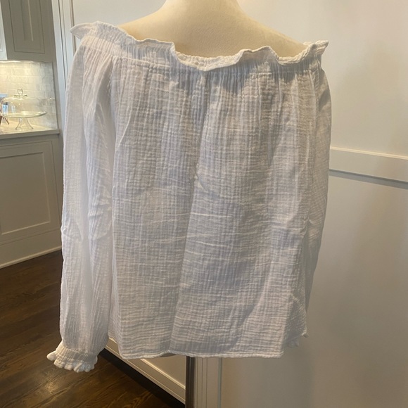 Women’s Long Sleeve Off the Shoulder Top by Listicle in size Large - Picture 4 of 5